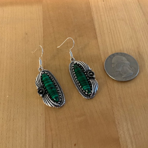 🆕Sterling Silver Emerald Green Earrings - Picture 4 of 5